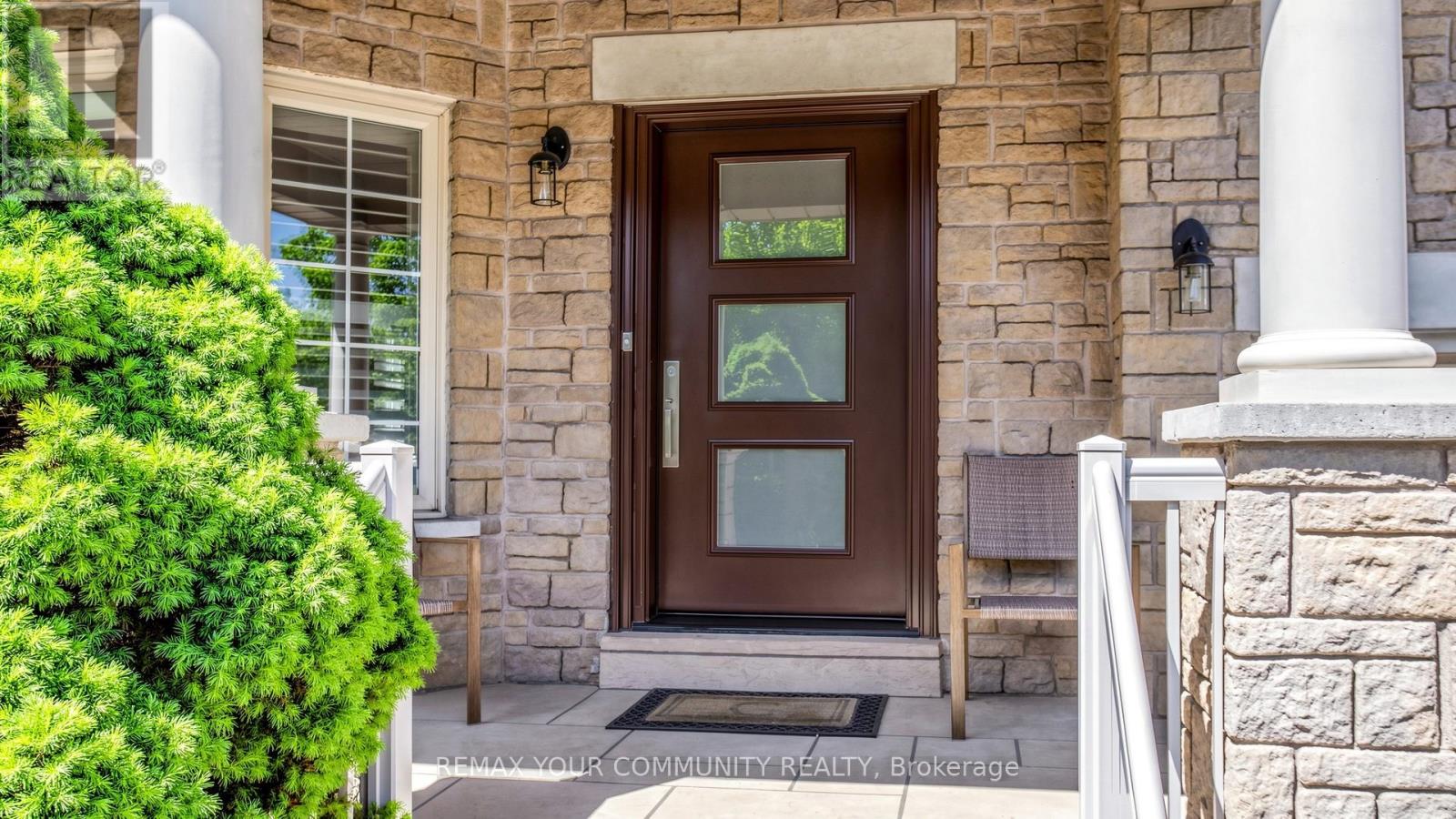 10 Caymus Street, Richmond Hill (Langstaff), Ontario  L4B 4G3 - Photo 4 - N13223732