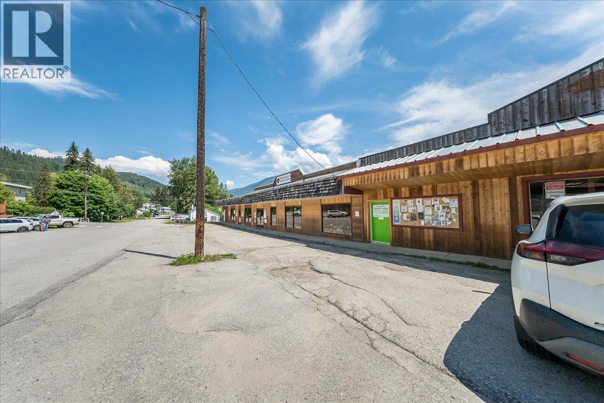 1846 First Street, Fruitvale, British Columbia  V0G 1L0 - Photo 3 - 10389680