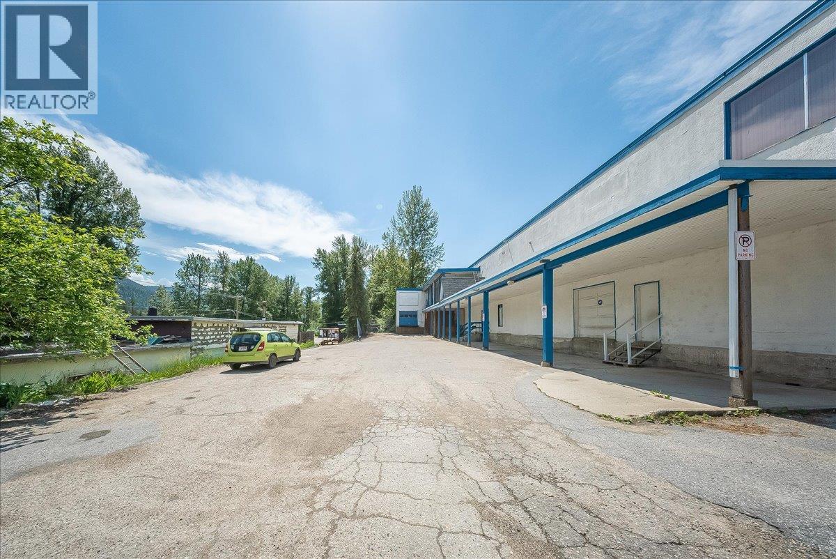 1846 First Street, Fruitvale, British Columbia  V0G 1L0 - Photo 14 - 10389680