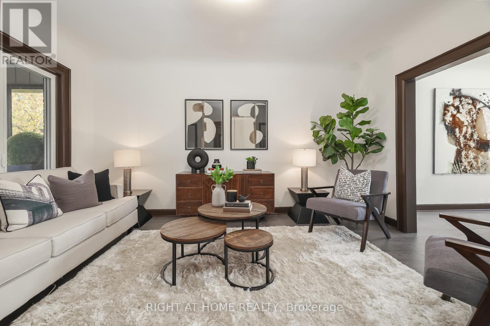 20 Winona Drive, Toronto, Ontario  M6G 3S6 - Photo 5 - C13226844