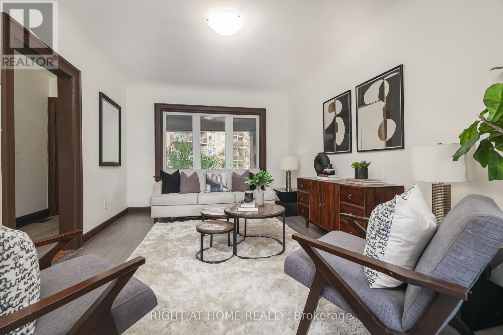 20 Winona Drive, Toronto, Ontario  M6G 3S6 - Photo 7 - C13226844