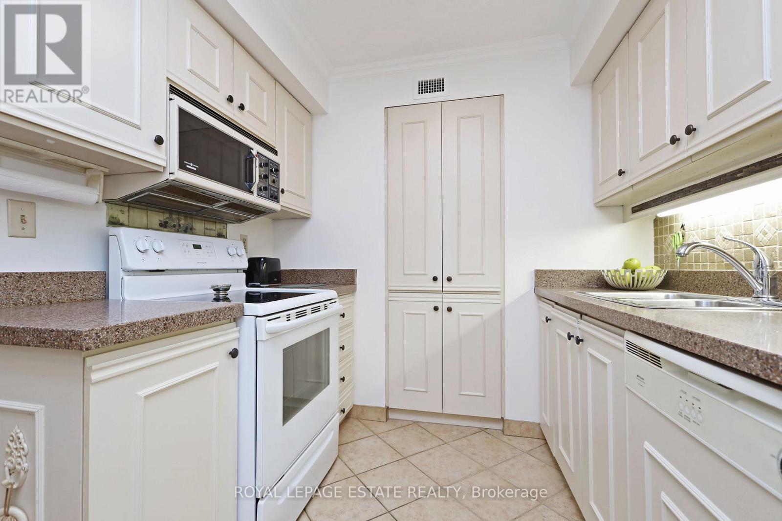 306 - 35 Church Street, Toronto, Ontario  M5E 1T3 - Photo 6 - C13227012