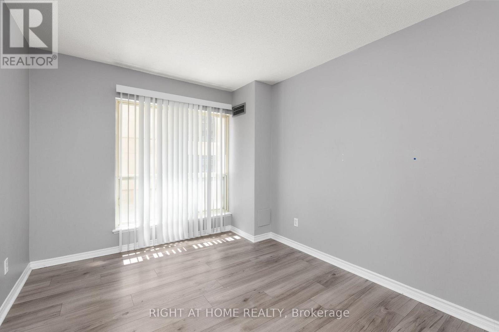 303 - 25 The Esplanade, Toronto, Ontario  M5E 1W5 - Photo 10 - C13227062