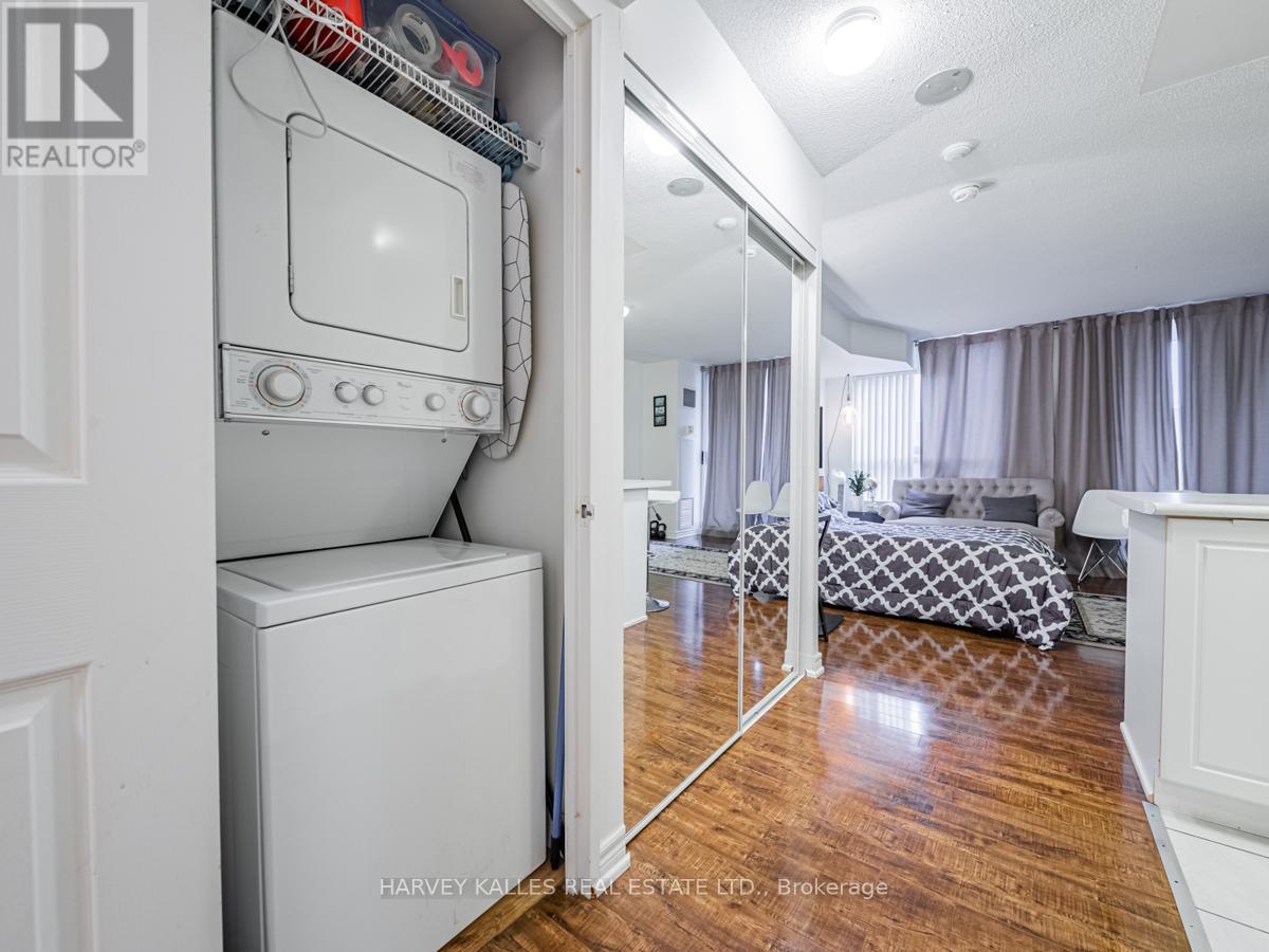 1101 - 43 Eglinton Avenue E, Toronto, Ontario  M4P 1A2 - Photo 10 - C13227078
