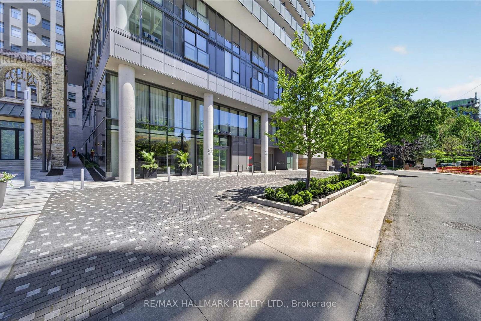 1204 - 99 Foxbar Road, Toronto, Ontario  M4V 2G5 - Photo 2 - C13227188