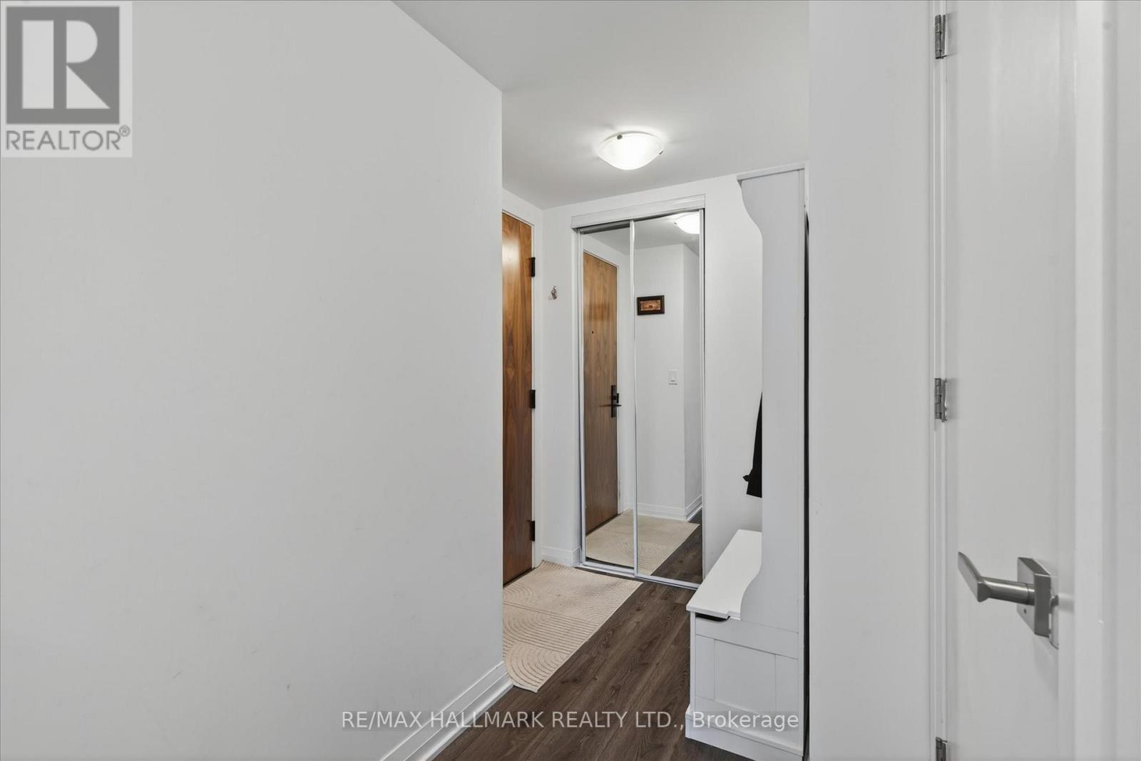 1204 - 99 Foxbar Road, Toronto, Ontario  M4V 2G5 - Photo 5 - C13227188