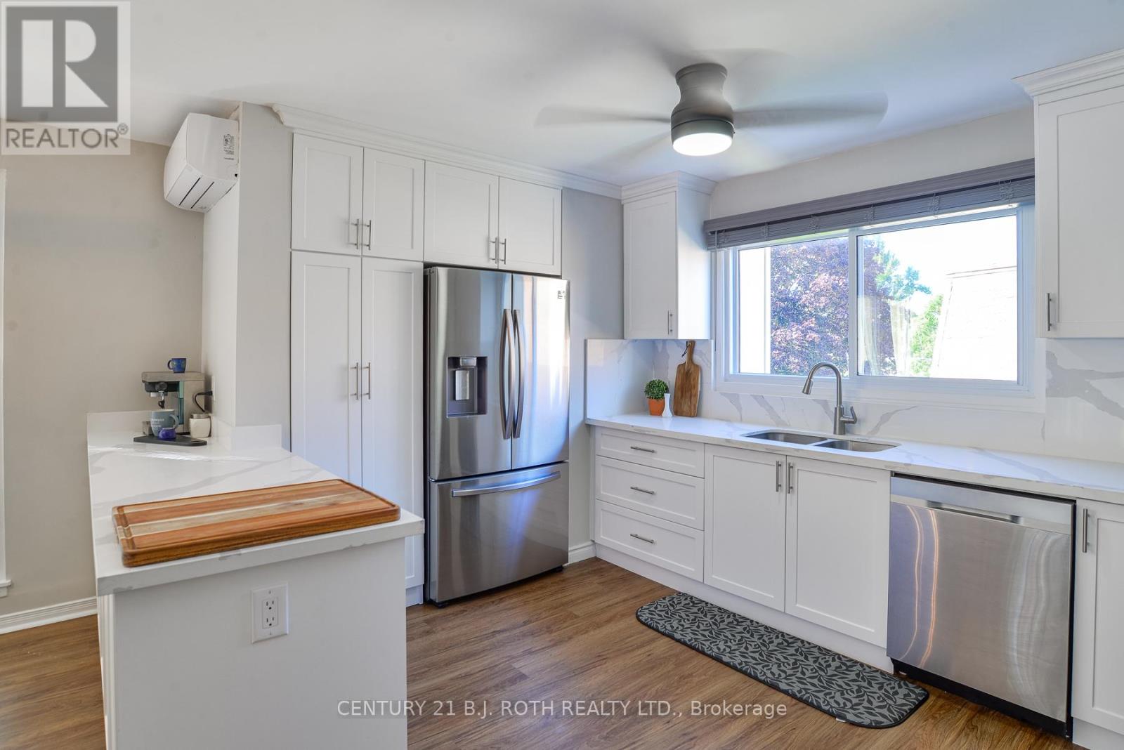 Unit #6 - 4 Paradise Boulevard, Ramara, Ontario  L0K 1B0 - Photo 12 - S12856224