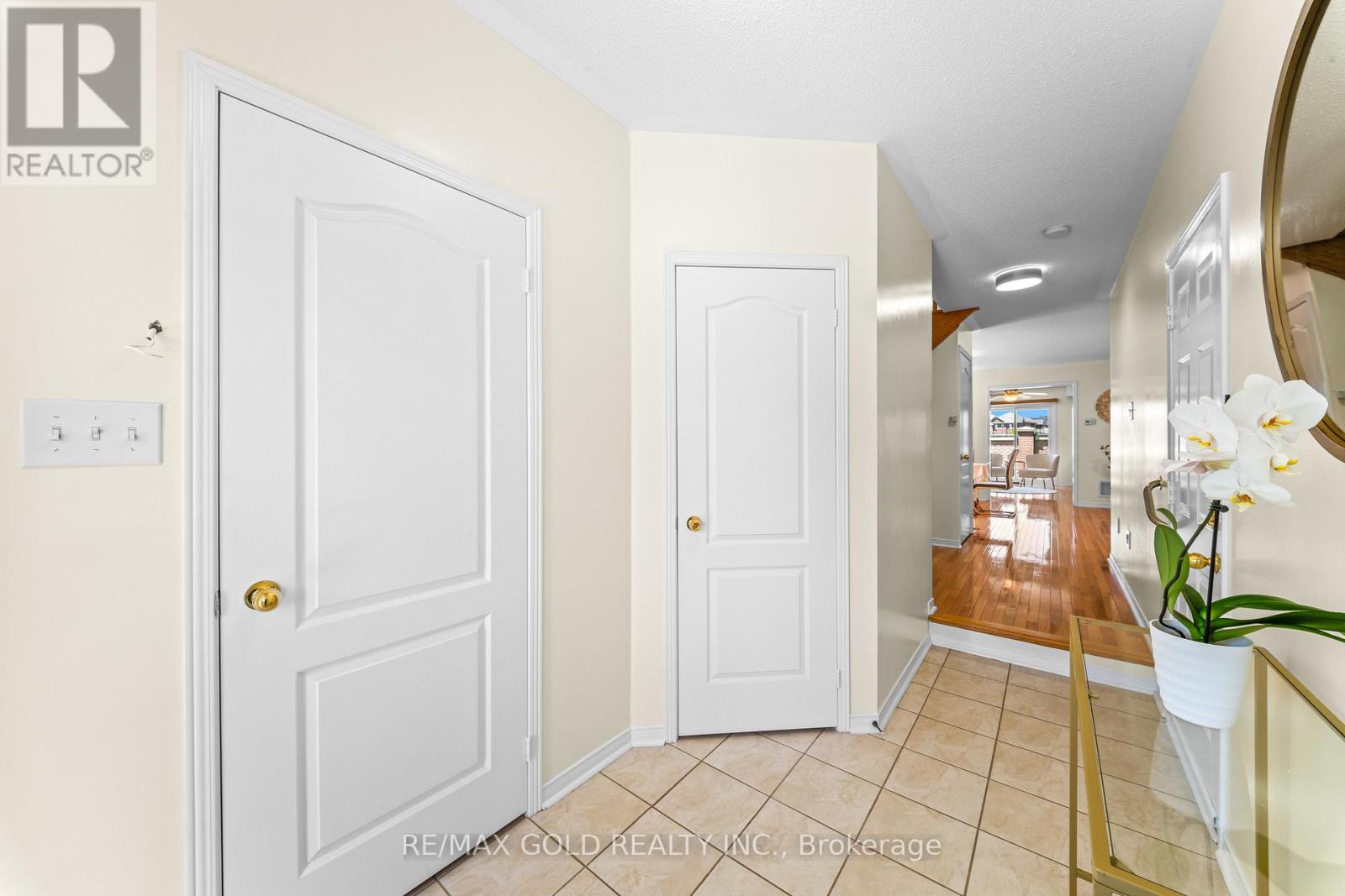 100 Tomabrook Crescent, Brampton, Ontario  L6R 0V5 - Photo 12 - W13225676