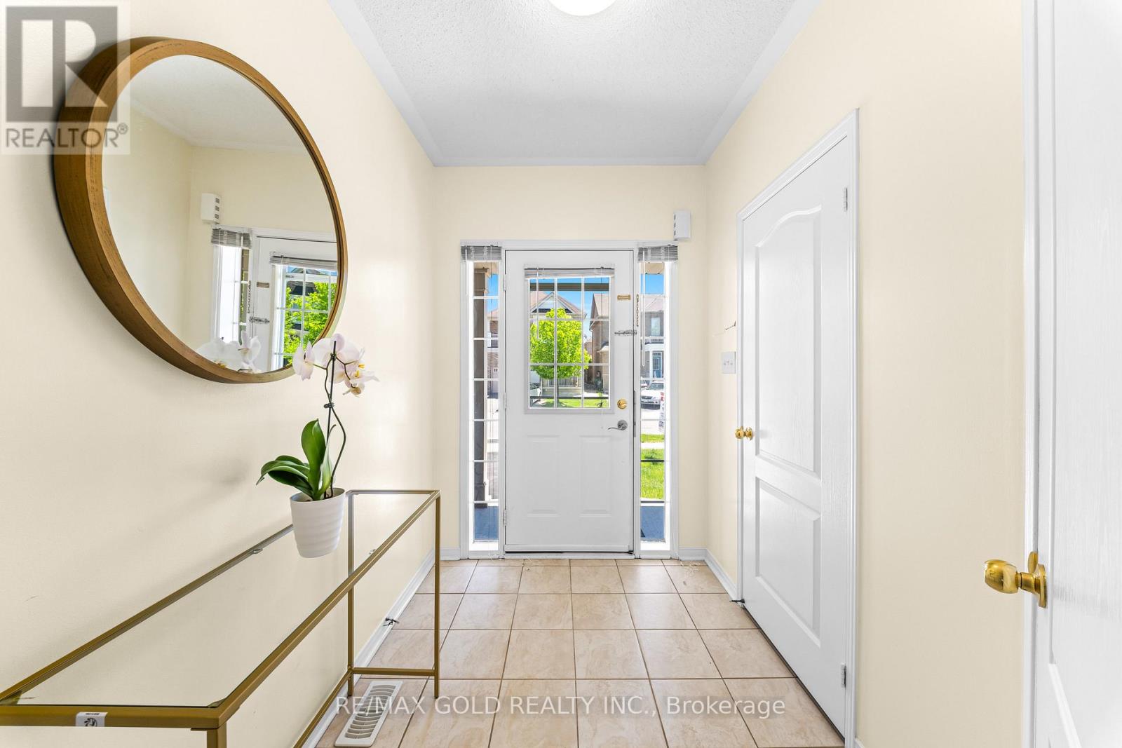 100 Tomabrook Crescent, Brampton, Ontario  L6R 0V5 - Photo 11 - W13225676