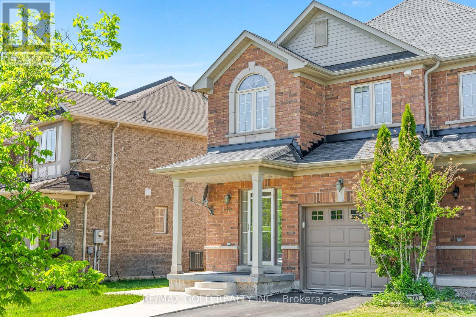 100 Tomabrook Crescent, Brampton, Ontario  L6R 0V5 - Photo 3 - W13225676