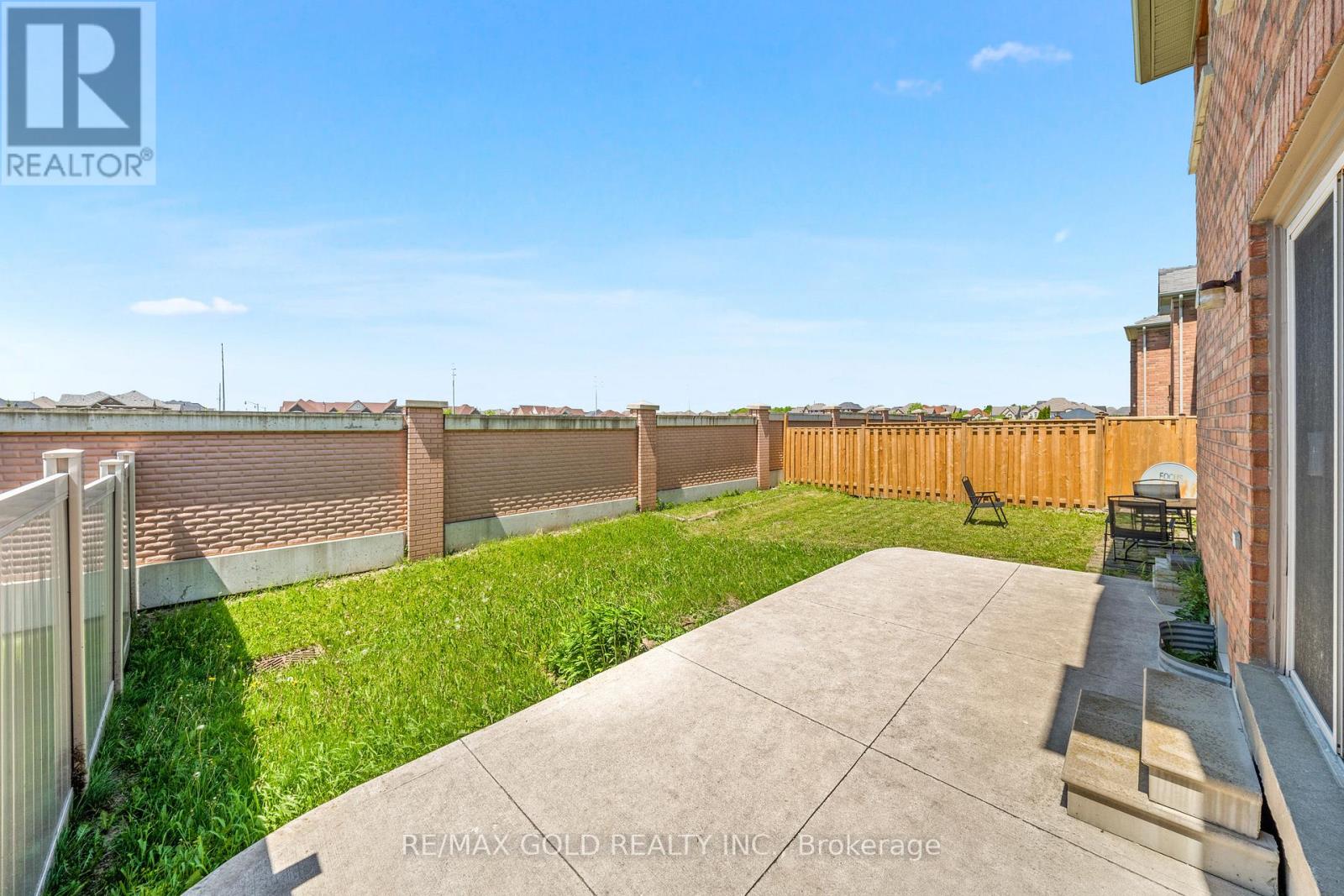 100 Tomabrook Crescent, Brampton, Ontario  L6R 0V5 - Photo 45 - W13225676