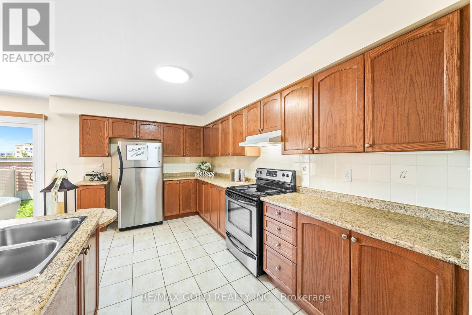 100 Tomabrook Crescent, Brampton, Ontario  L6R 0V5 - Photo 30 - W13225676
