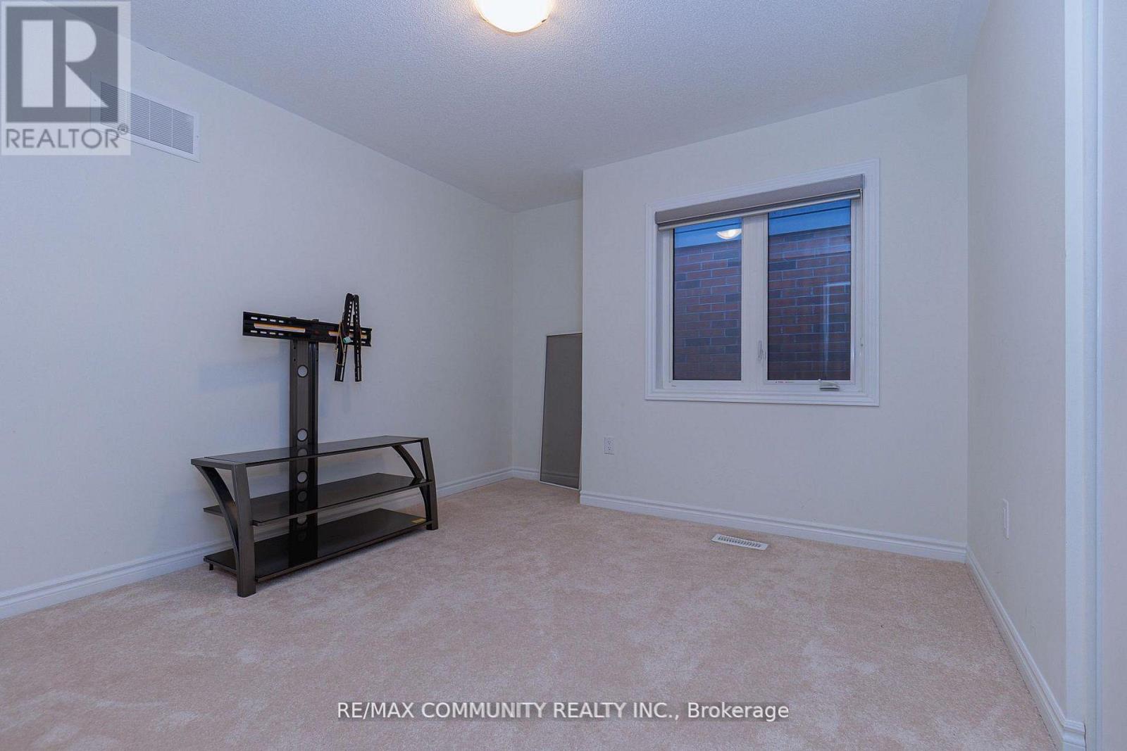 51 Cisco Drive, Whitby, Ontario  L1P 0M2 - Photo 14 - E13226968