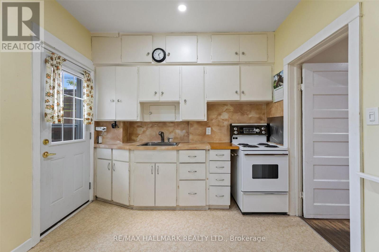 7 Wheeler Avenue, Toronto, Ontario  M4L 3V3 - Photo 10 - E13227034