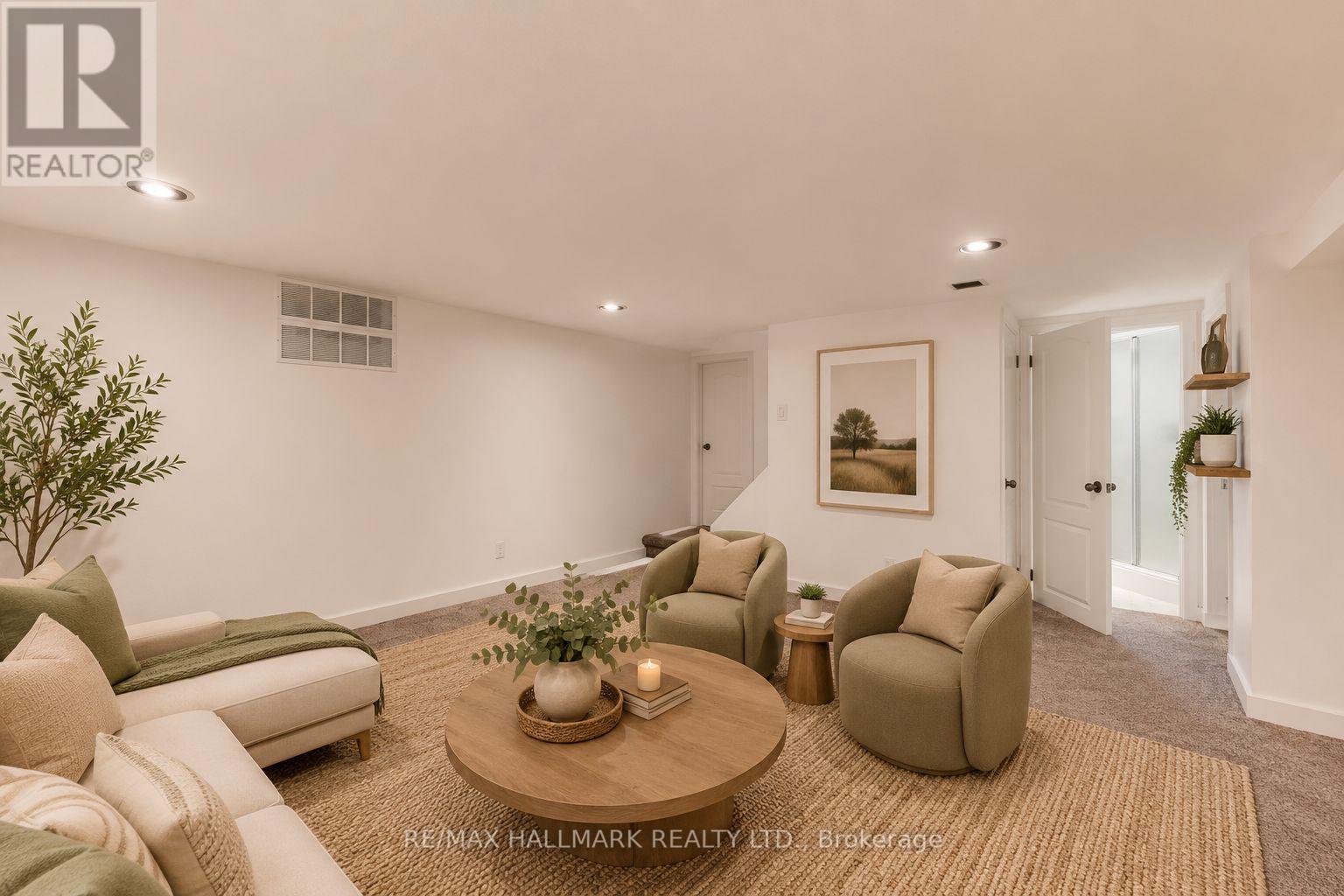 35 Benlamond Avenue, Toronto, Ontario  M4E 1Y8 - Photo 11 - E13227090