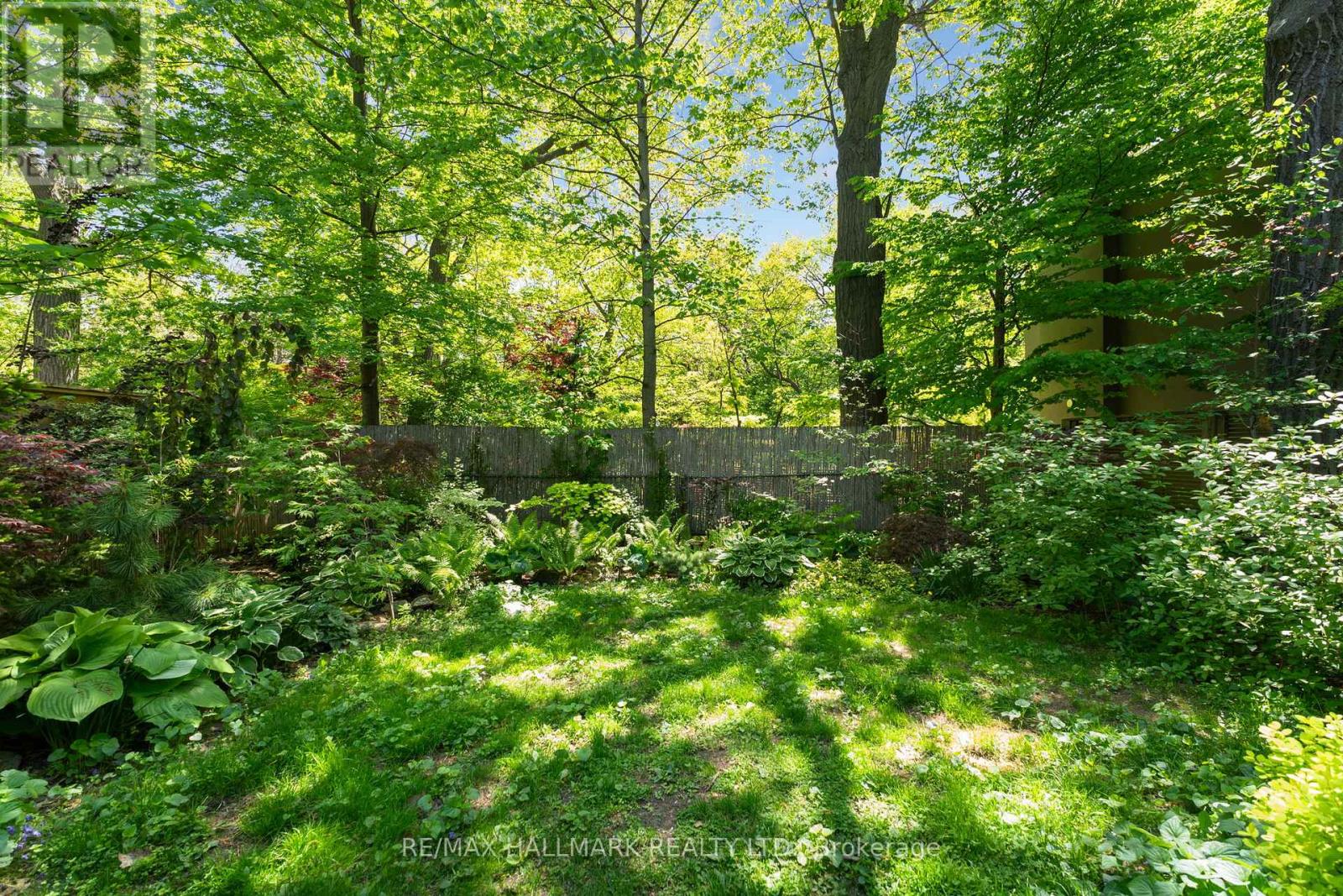 35 Benlamond Avenue, Toronto, Ontario  M4E 1Y8 - Photo 18 - E13227090