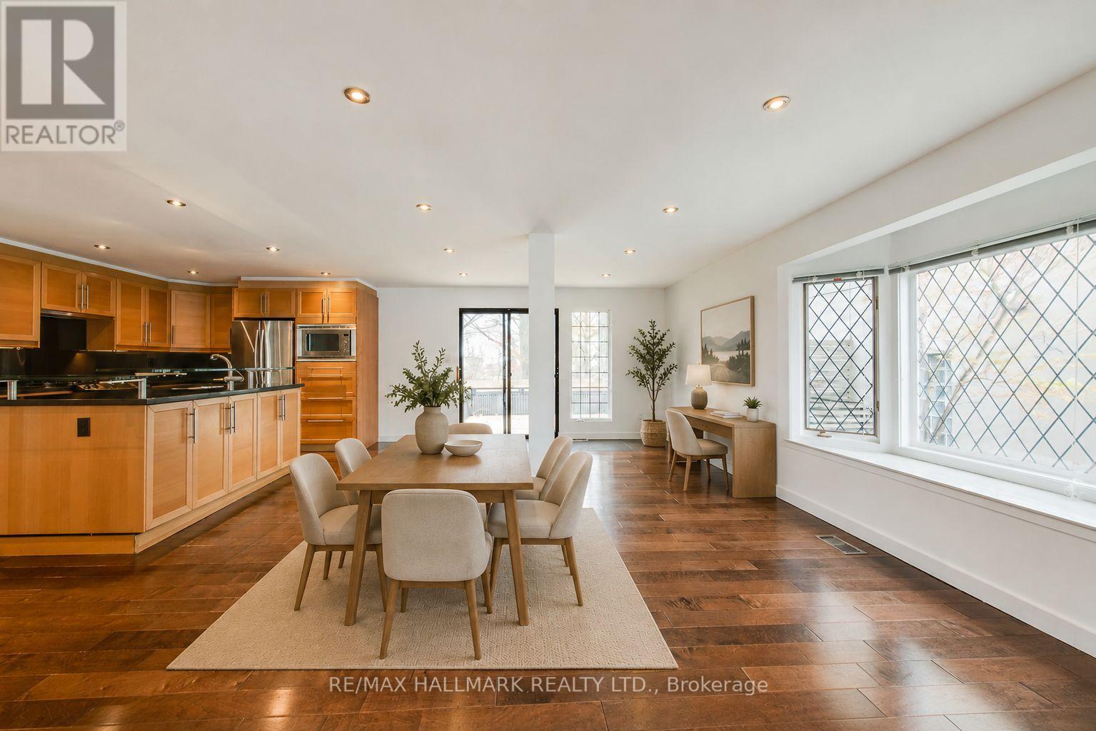 35 Benlamond Avenue, Toronto, Ontario  M4E 1Y8 - Photo 3 - E13227090