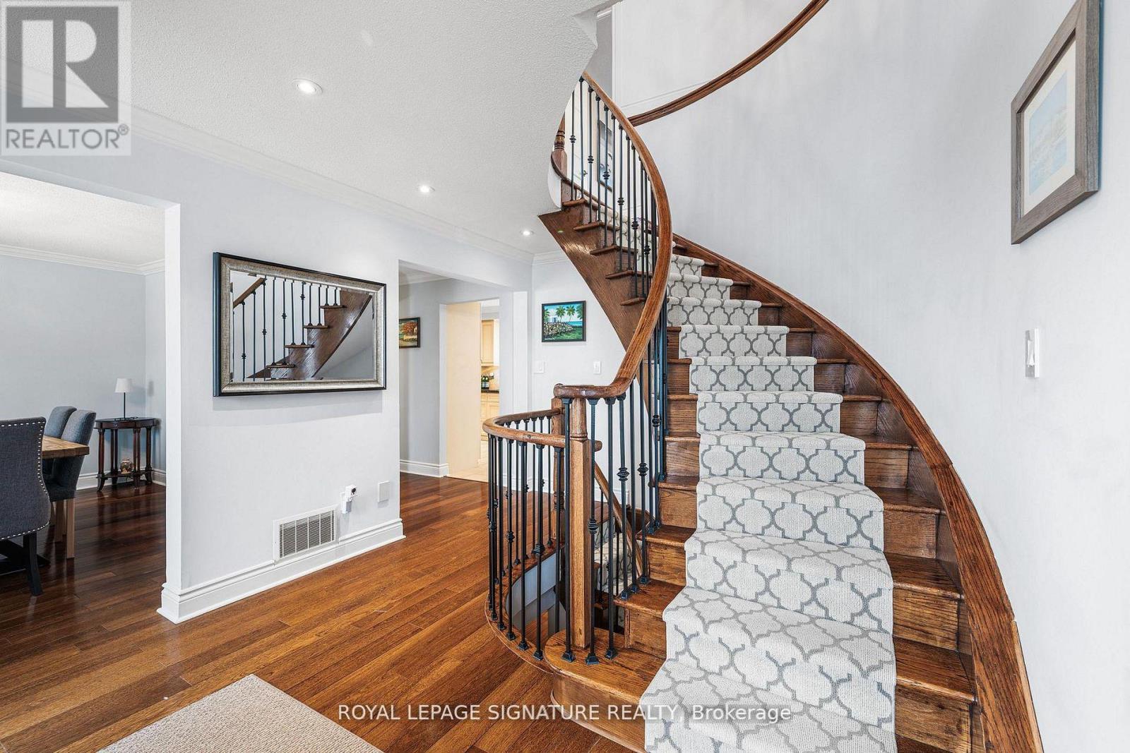 238 Hoover Drive, Pickering, Ontario  L1V 5R3 - Photo 4 - E13227122