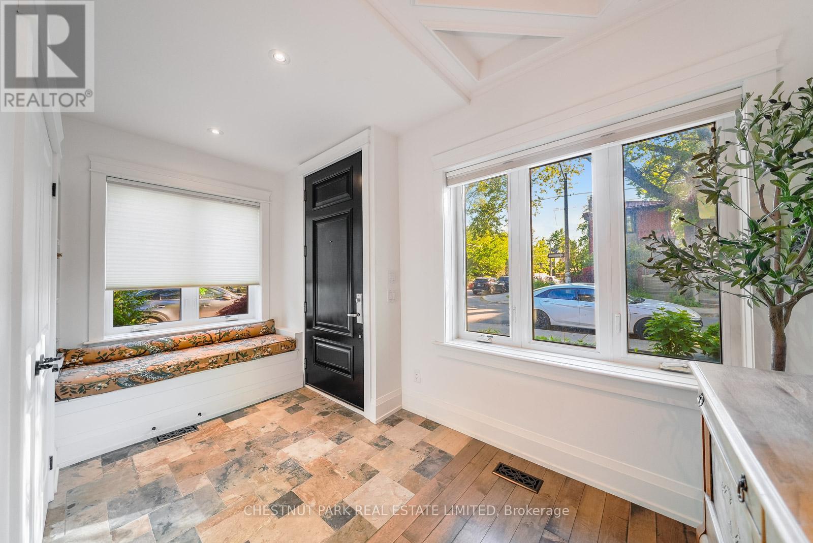 107 Eaton Avenue, Toronto, Ontario  M4J 2Z6 - Photo 4 - E13227132