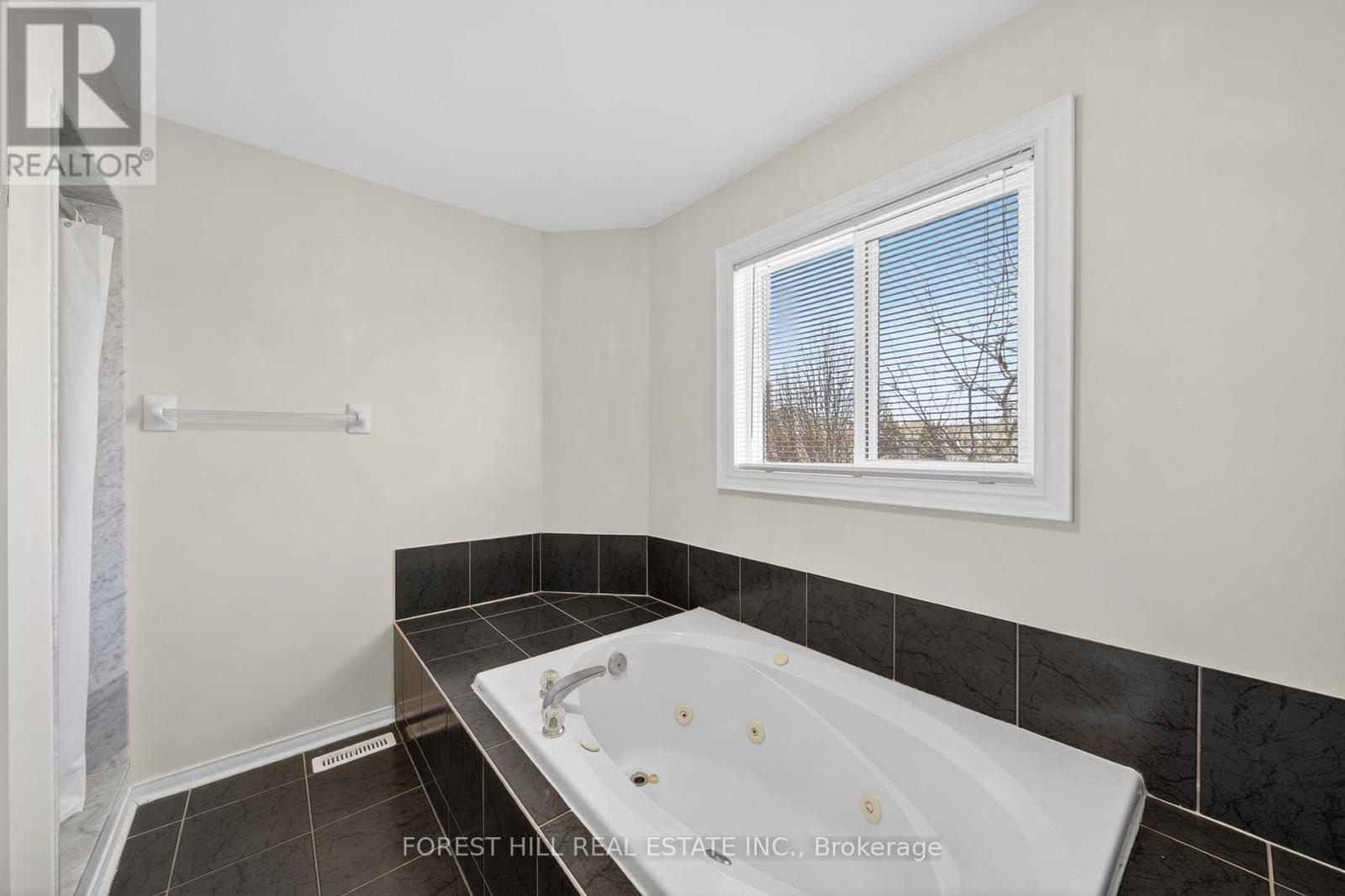 1937 Wilson Street, Innisfil, Ontario  L9S 2A4 - Photo 22 - N13227000