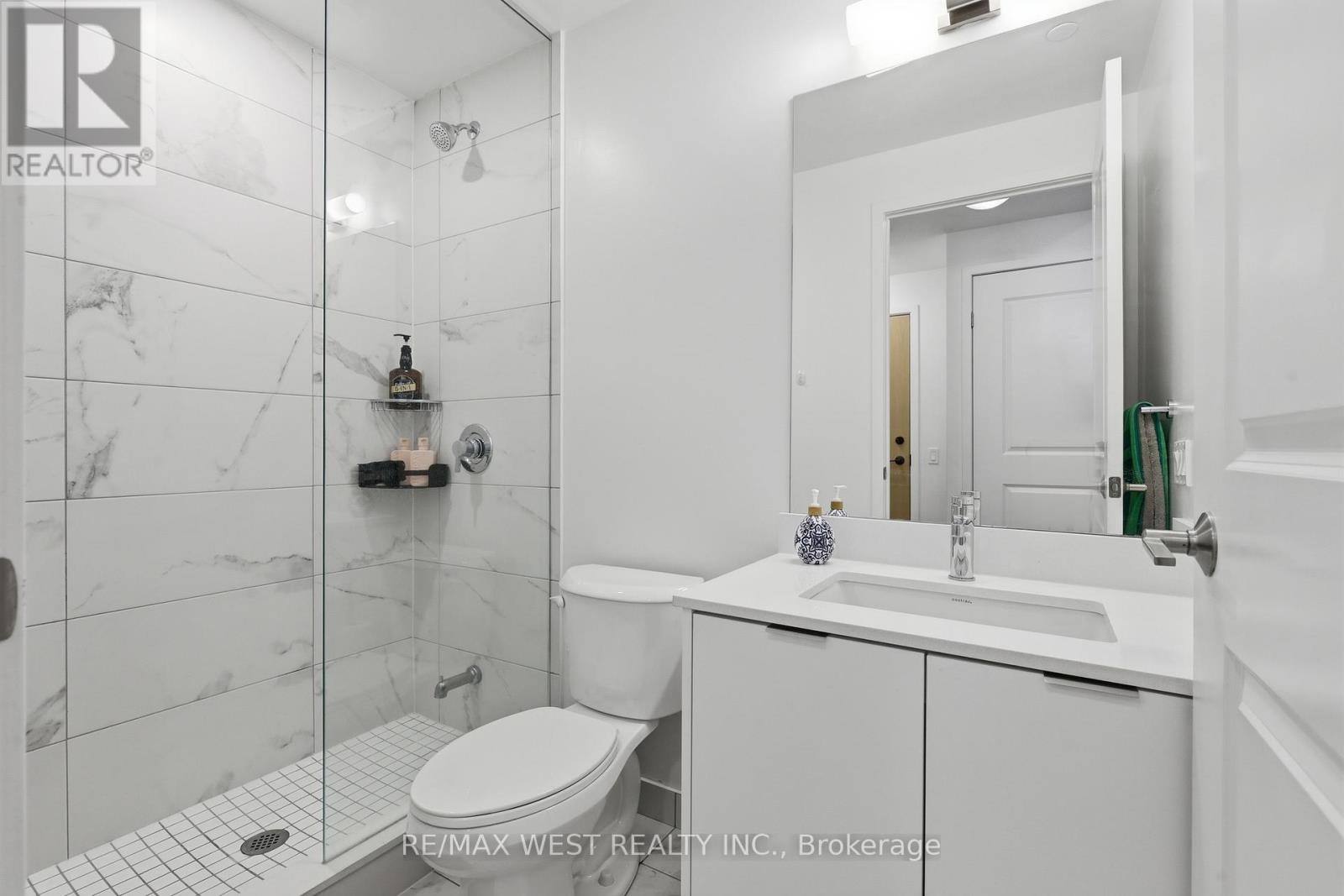 1310 - 202 Burnhamthorpe Road E, Mississauga, Ontario  L5A 0B2 - Photo 5 - W13226854