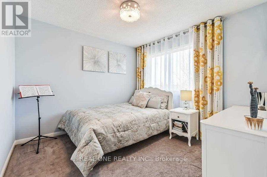 2380 Guildstone Crescent, Oakville, Ontario  L6M 3Y8 - Photo 11 - W13226866