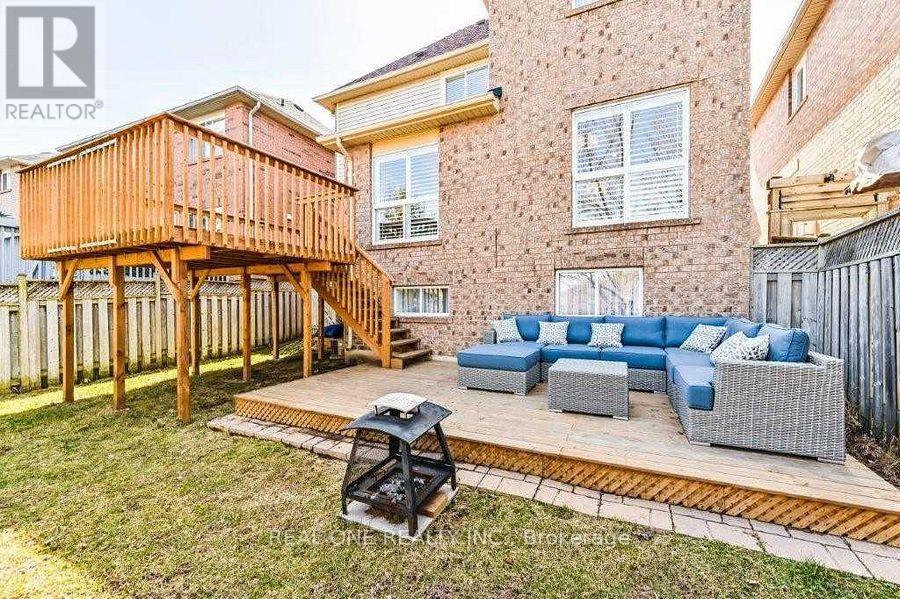 2380 Guildstone Crescent, Oakville, Ontario  L6M 3Y8 - Photo 17 - W13226866