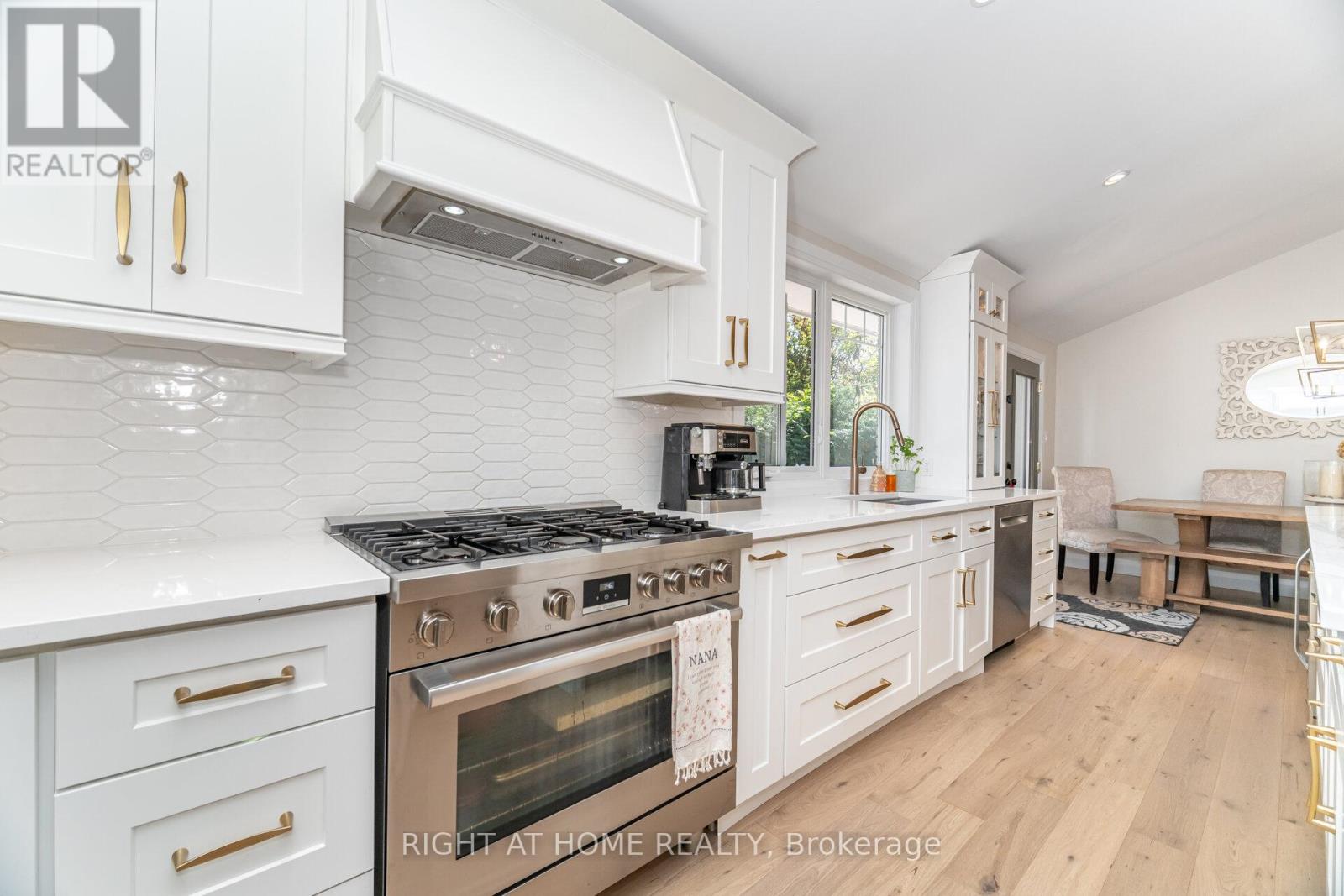 5188 Cherryhill Crescent, Burlington, Ontario  L7L 4C4 - Photo 15 - W13226906