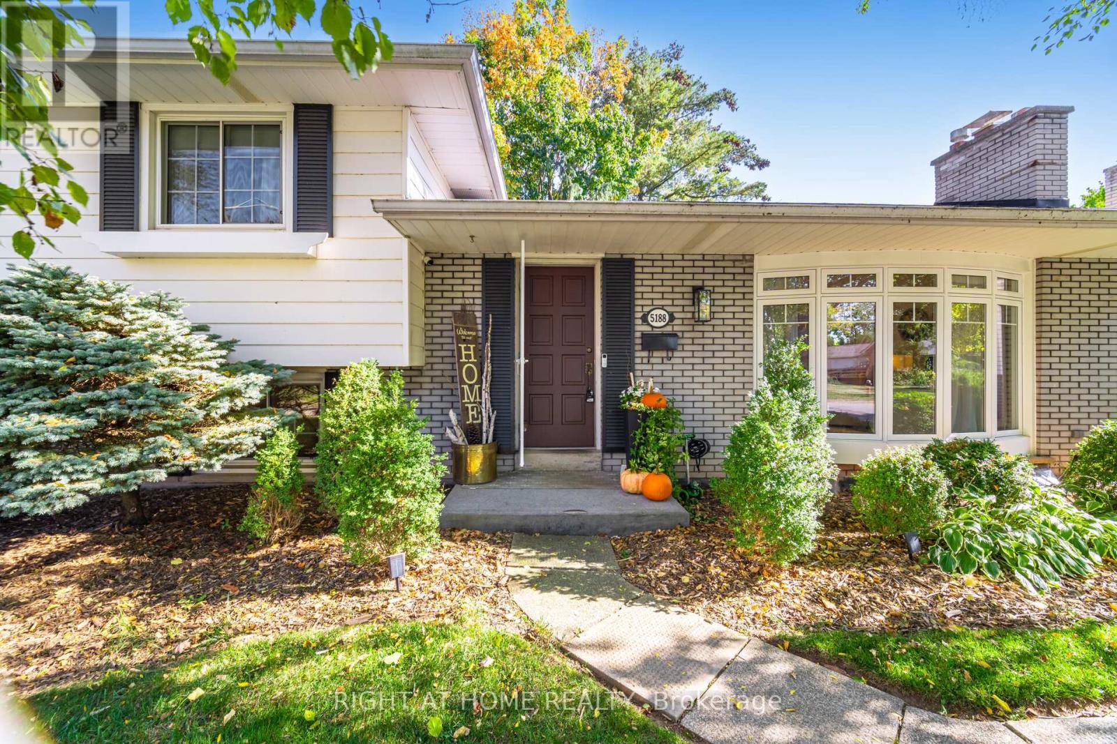 5188 Cherryhill Crescent, Burlington, Ontario  L7L 4C4 - Photo 5 - W13226906