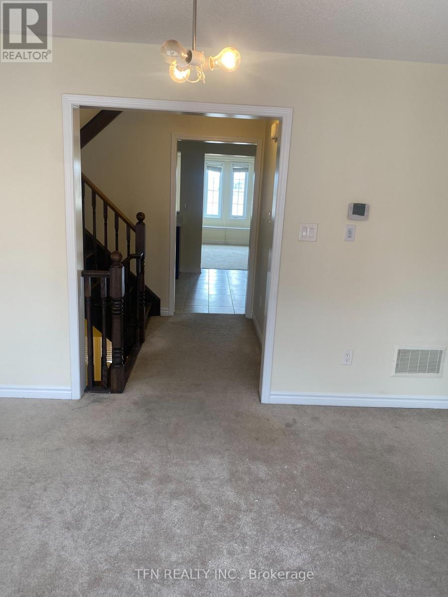 63 Baycliffe Crescent, Brampton, Ontario  L7A 3Z3 - Photo 2 - W13226946