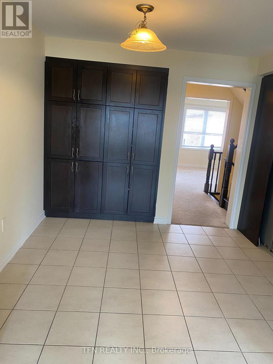 63 Baycliffe Crescent, Brampton, Ontario  L7A 3Z3 - Photo 8 - W13226946