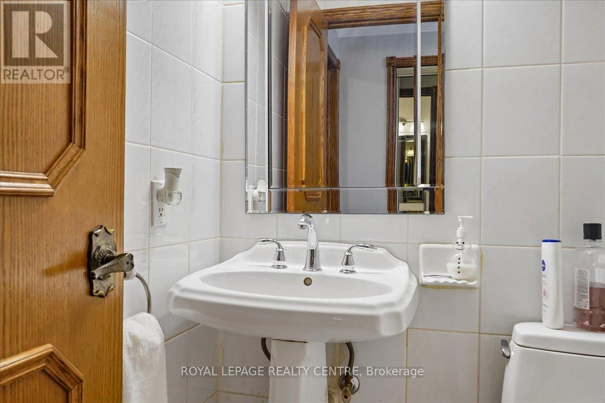1869 Folkway Drive, Mississauga, Ontario  L5L 2X1 - Photo 22 - W13226984