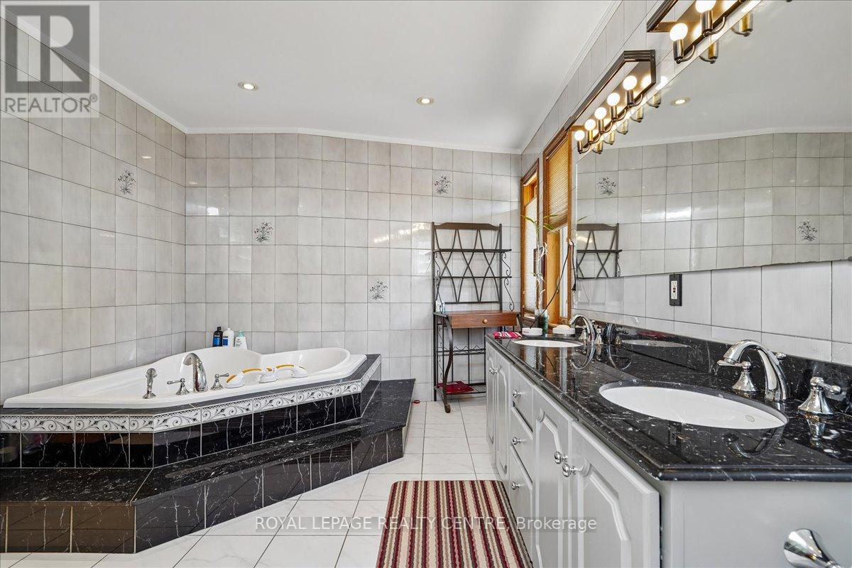 1869 Folkway Drive, Mississauga, Ontario  L5L 2X1 - Photo 29 - W13226984