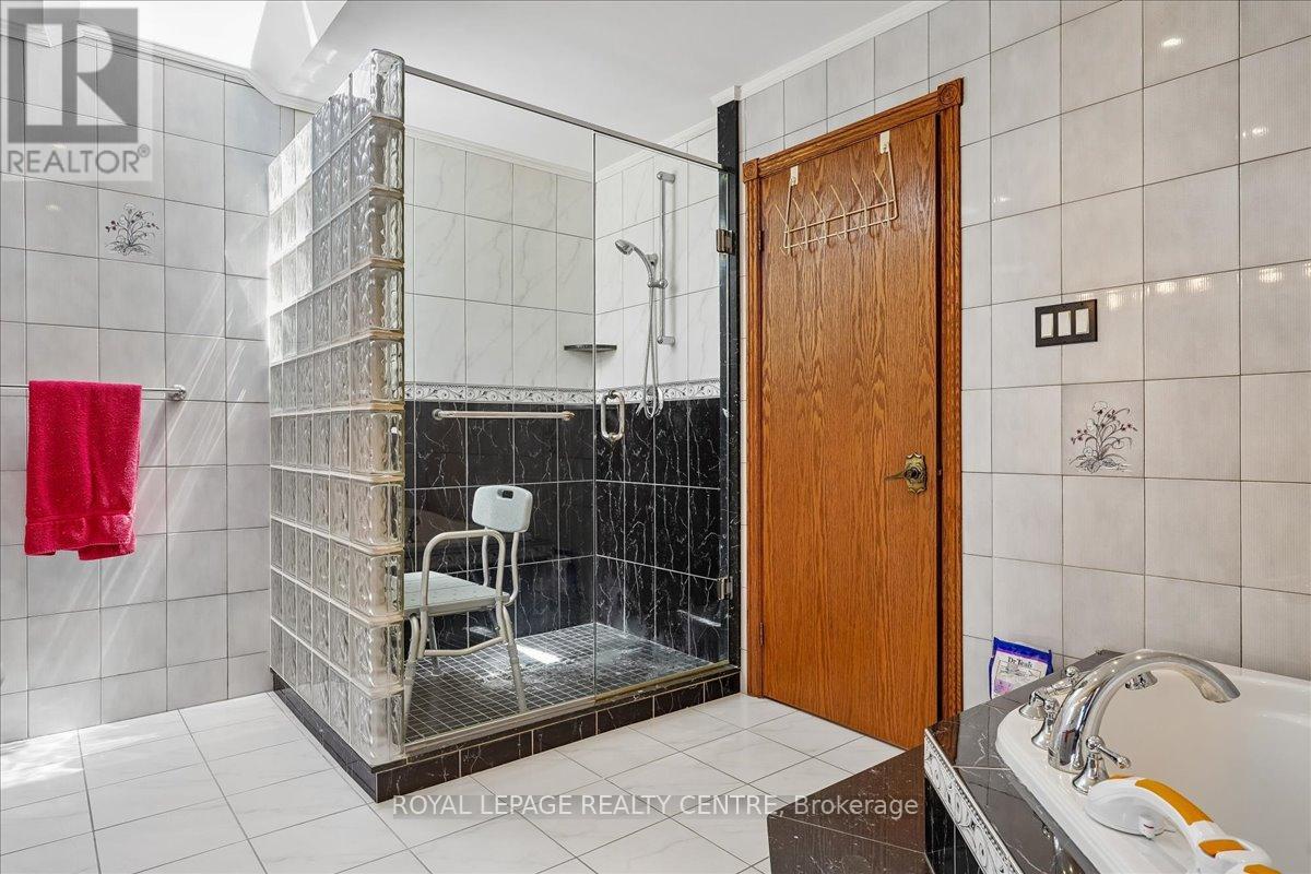 1869 Folkway Drive, Mississauga, Ontario  L5L 2X1 - Photo 30 - W13226984