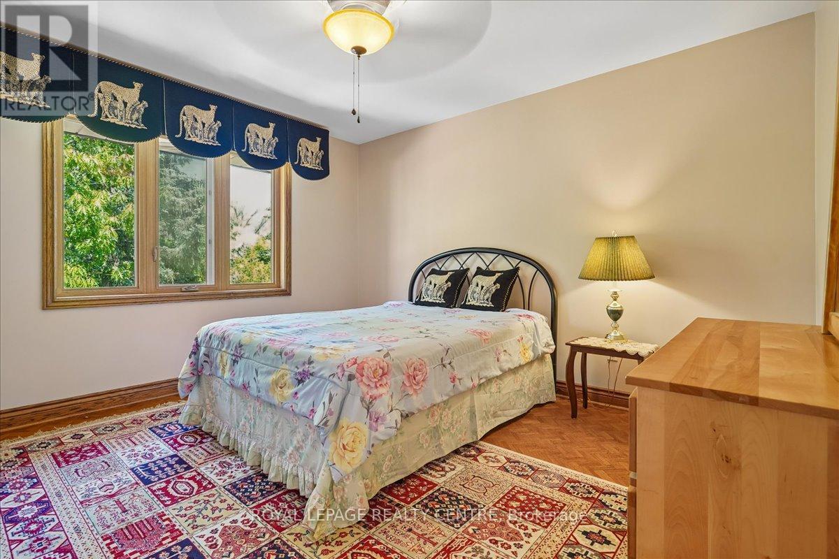1869 Folkway Drive, Mississauga, Ontario  L5L 2X1 - Photo 32 - W13226984