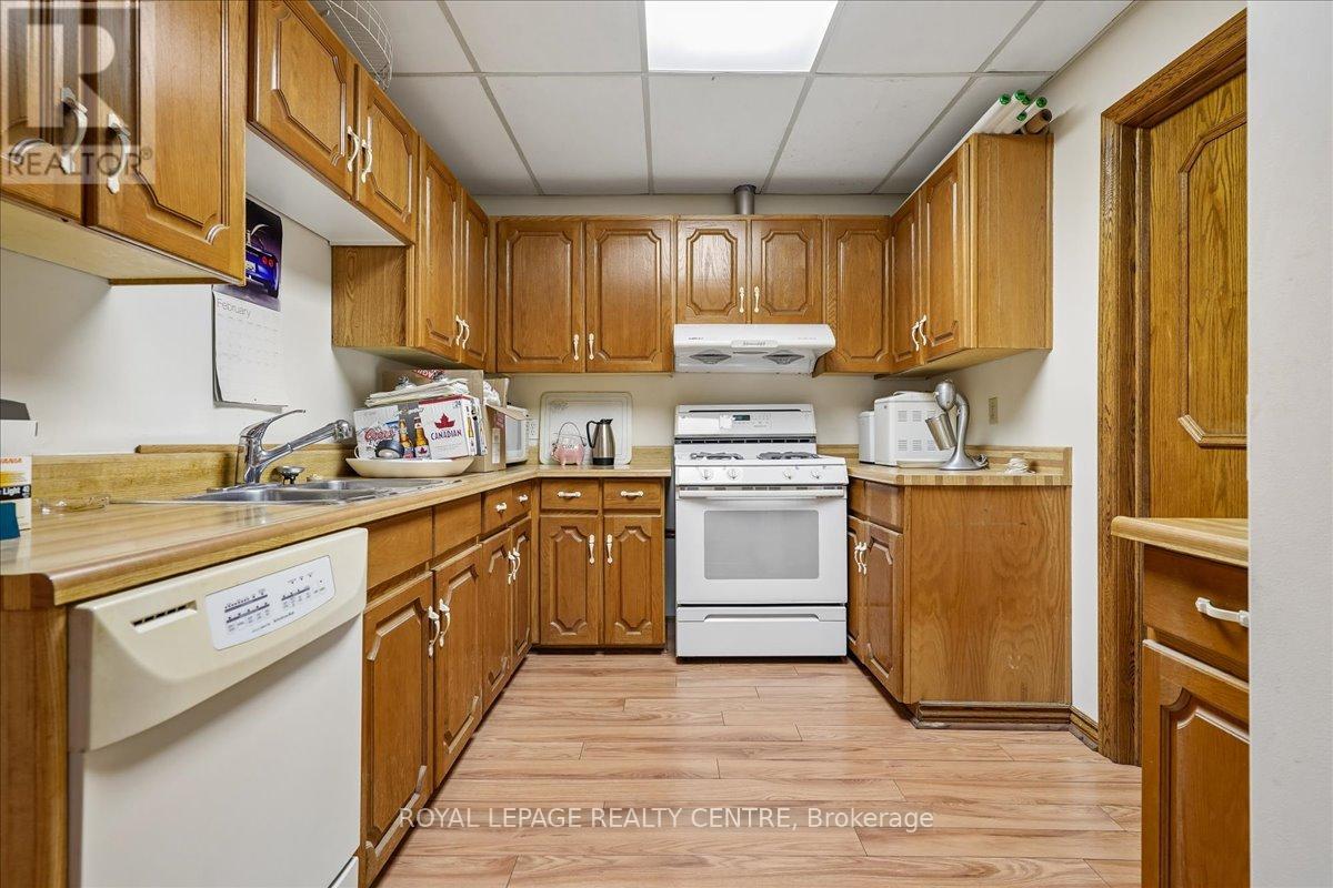 1869 Folkway Drive, Mississauga, Ontario  L5L 2X1 - Photo 43 - W13226984