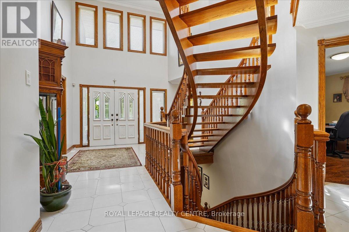 1869 Folkway Drive, Mississauga, Ontario  L5L 2X1 - Photo 5 - W13226984