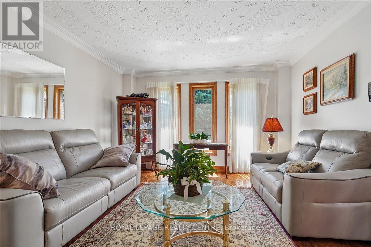 1869 Folkway Drive, Mississauga, Ontario  L5L 2X1 - Photo 7 - W13226984