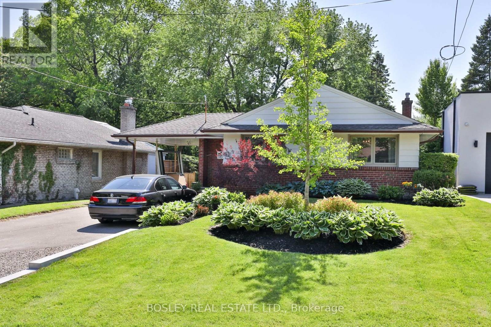 90 Ravenscrest Drive, Toronto, Ontario  M9B 5N3 - Photo 3 - W13226996