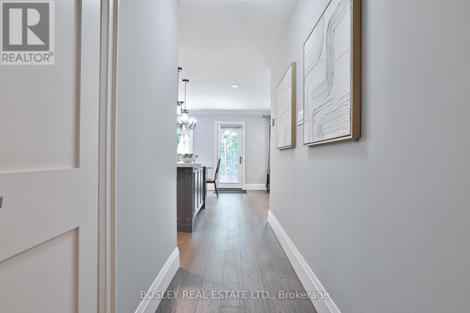 90 Ravenscrest Drive, Toronto, Ontario  M9B 5N3 - Photo 5 - W13226996