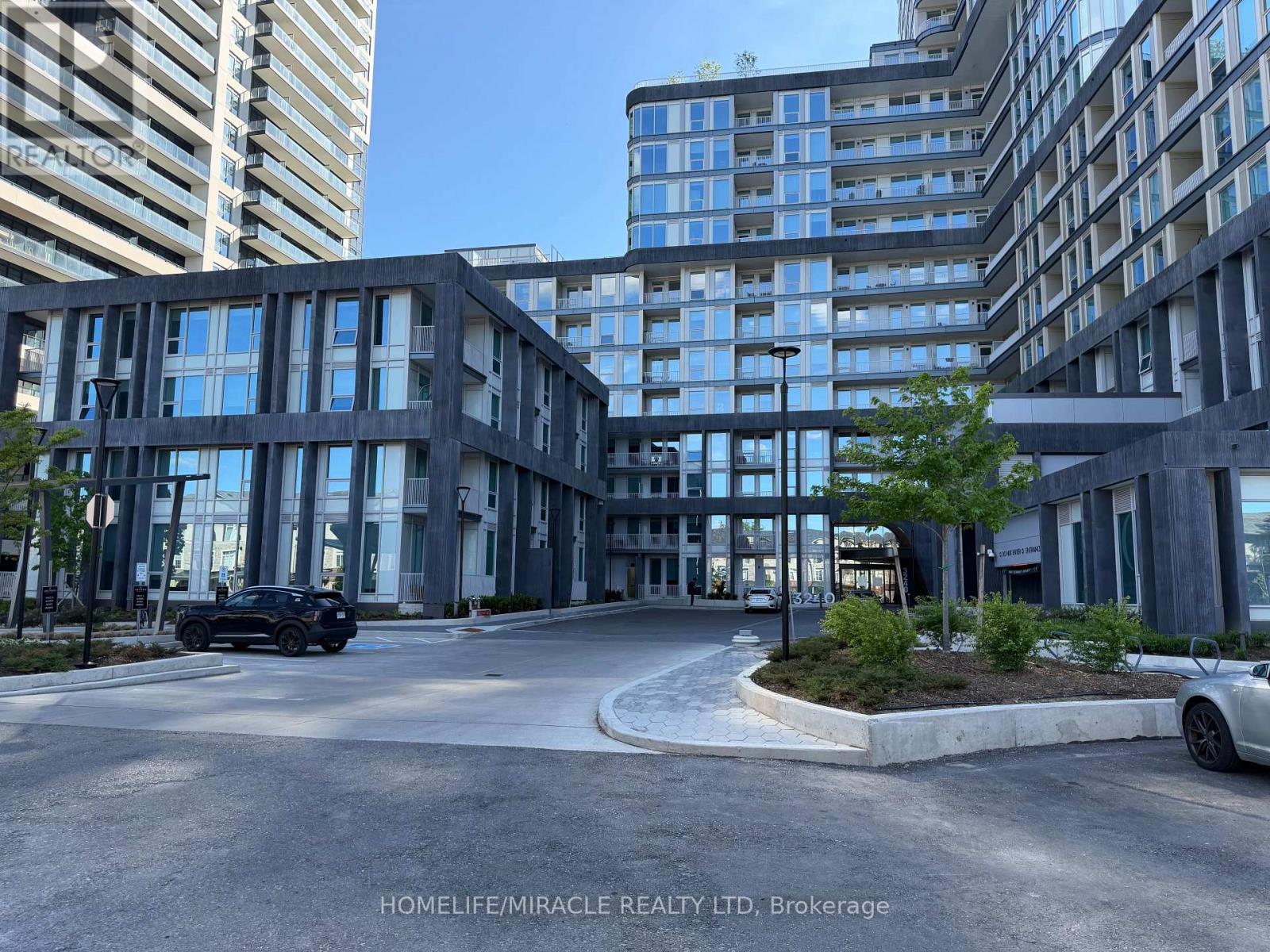 1308 - 3240 William Coltson Avenue, Oakville, Ontario  L6H 8C8 - Photo 3 - W13227004