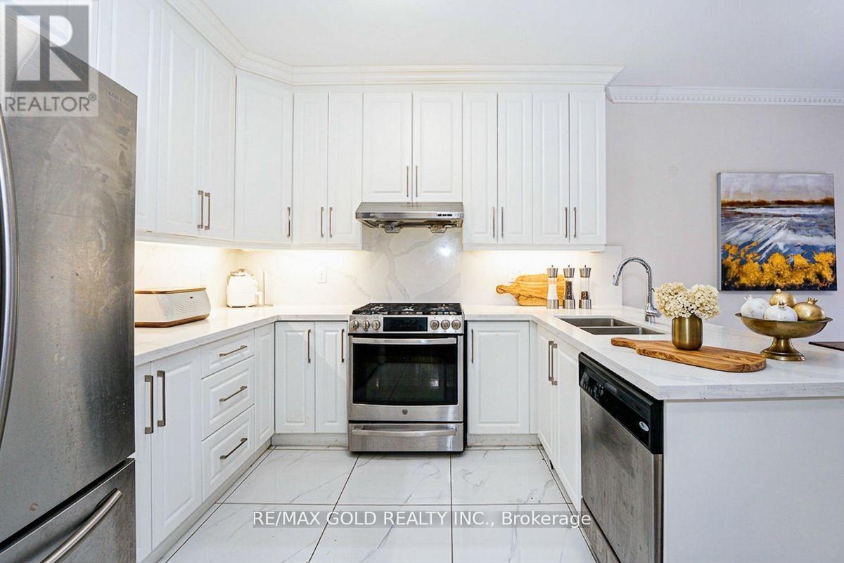 321 Queen Mary Drive, Brampton, Ontario  L7A 3S6 - Photo 10 - W13227028