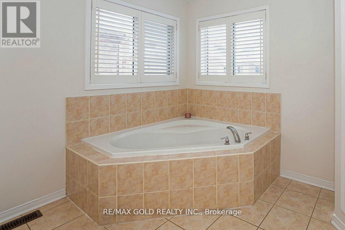 321 Queen Mary Drive, Brampton, Ontario  L7A 3S6 - Photo 15 - W13227028