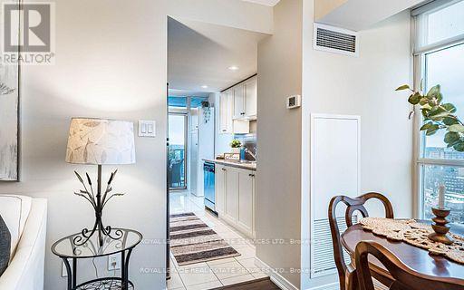 1602 - 9 George Street N, Brampton, Ontario  L6X 0T6 - Photo 15 - W13227038