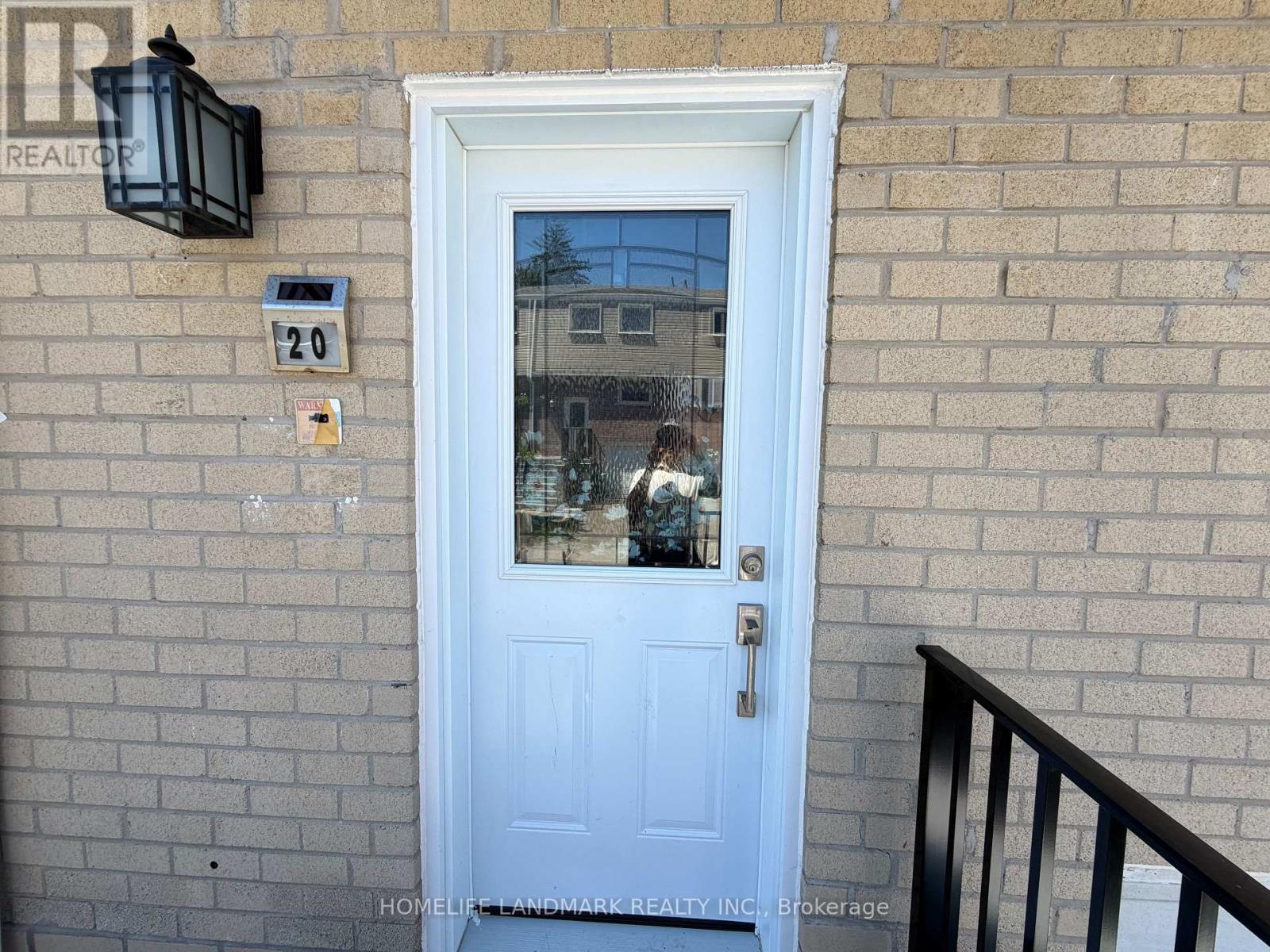 20 - 400 Mississauga Valley Boulevard, Mississauga, Ontario  L5A 3N6 - Photo 2 - W13227204