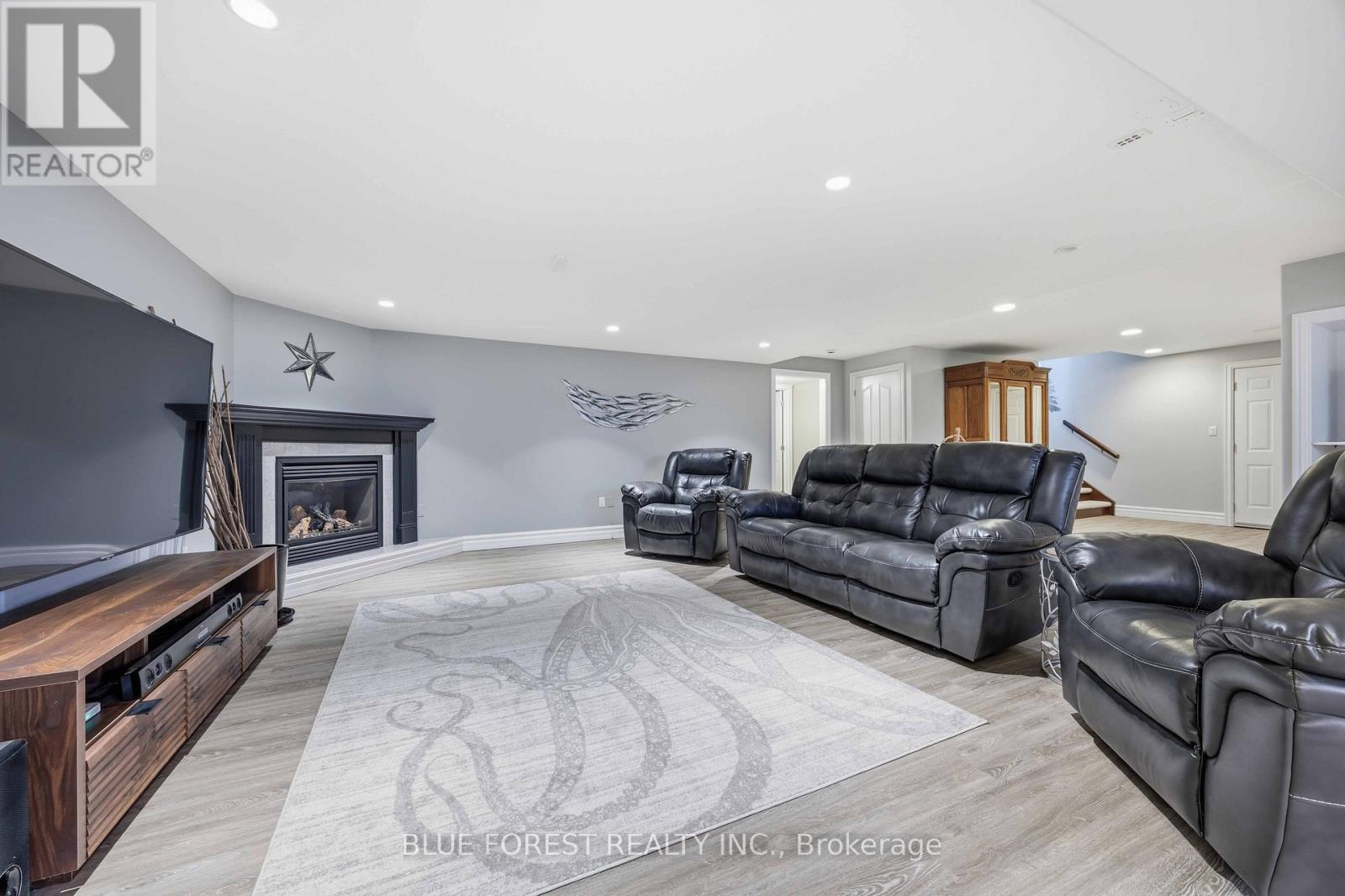 502 First Avenue, Petrolia, Ontario  N0N 1R0 - Photo 31 - X13227358