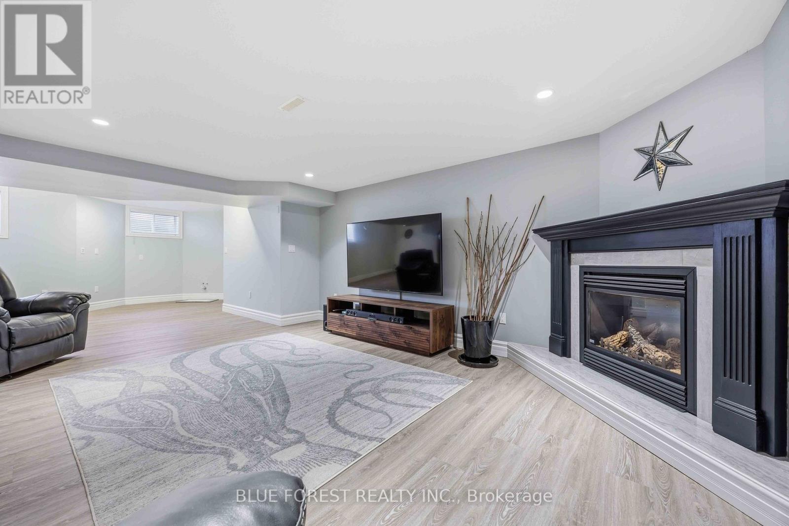 502 First Avenue, Petrolia, Ontario  N0N 1R0 - Photo 32 - X13227358