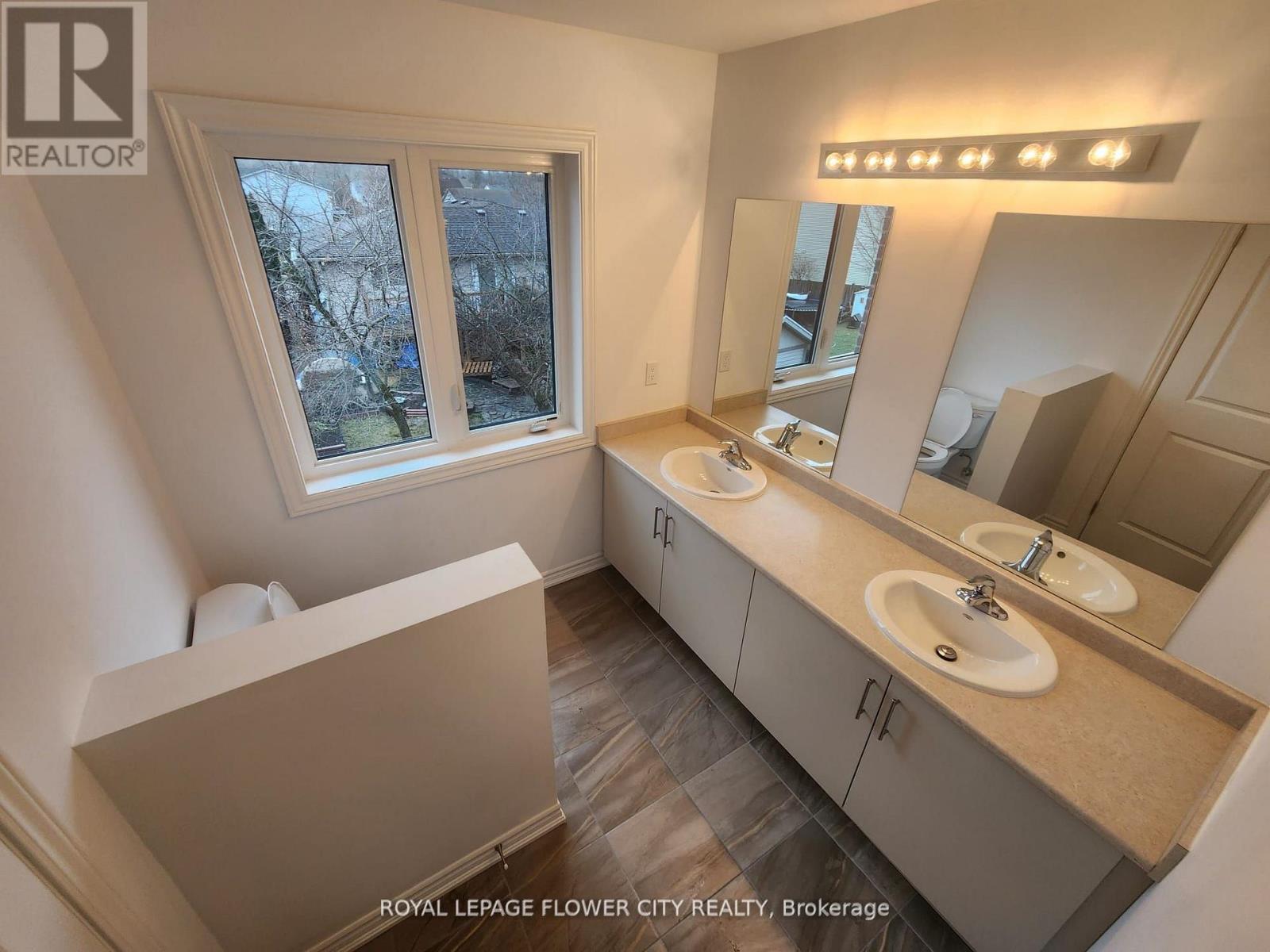7432 Baycrest Common, Niagara Falls, Ontario  L2G 3L9 - Photo 11 - X13226864
