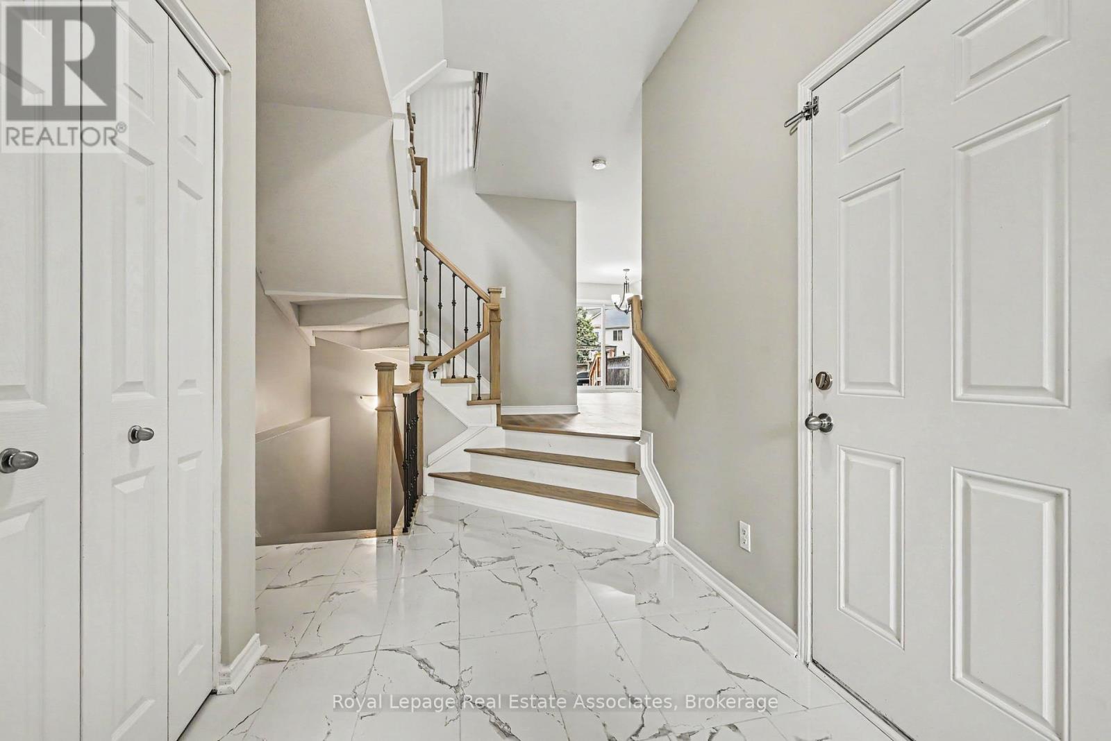 158 Lokoya Street, Ottawa, Ontario  K2S 0J5 - Photo 3 - X13226924