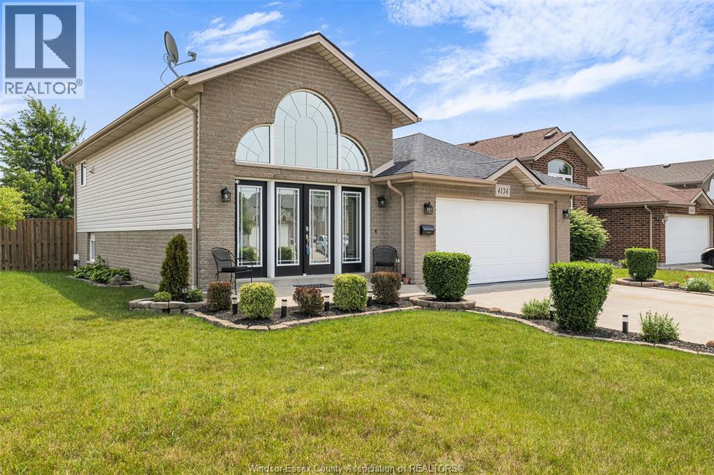 4134 Zurich, Windsor, Ontario  N9G 3E4 - Photo 2 - 26012788